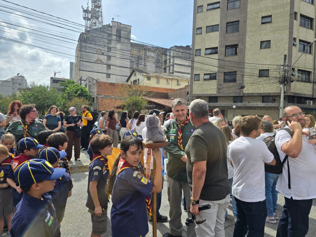 Wagner Coelho Nova Friburgo pré-campanha - apoio da população local durante aniversário
